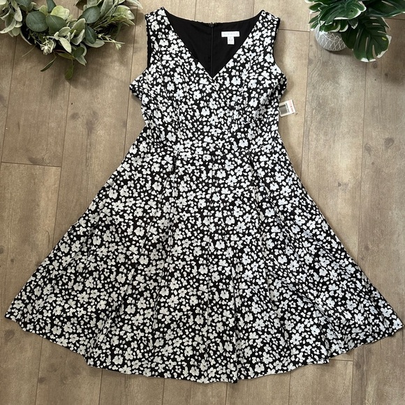 New Charter Club Women’s Fit & Flare Cotton Floral Dress with Pockets size 10 - Picture 5 of 16